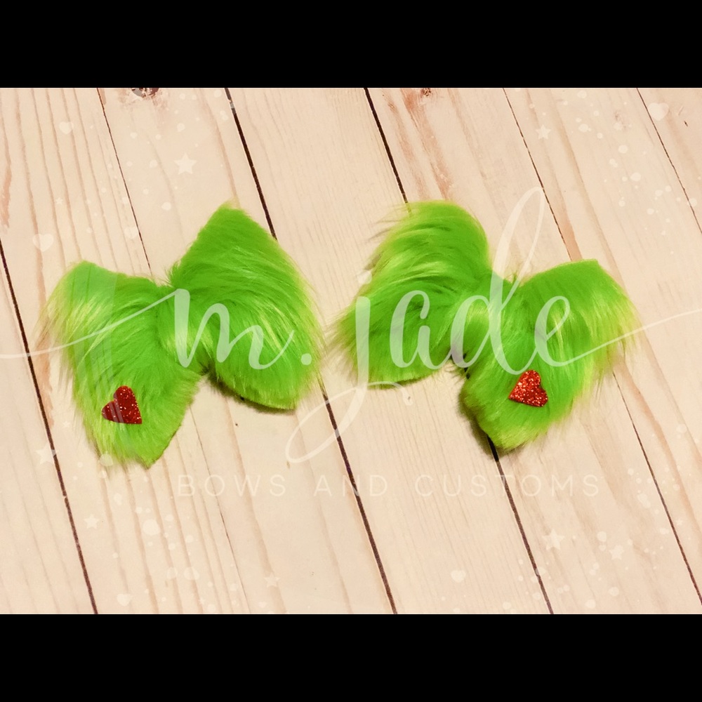 🌲 Handmade grinch fur pi@@y bow sets! 🌲